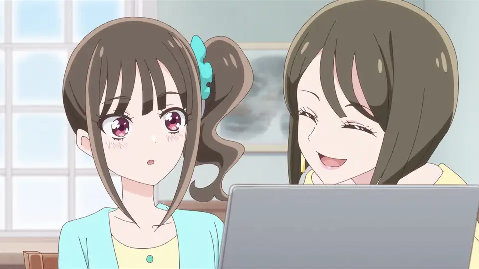 母とPCの前で話すまゆ